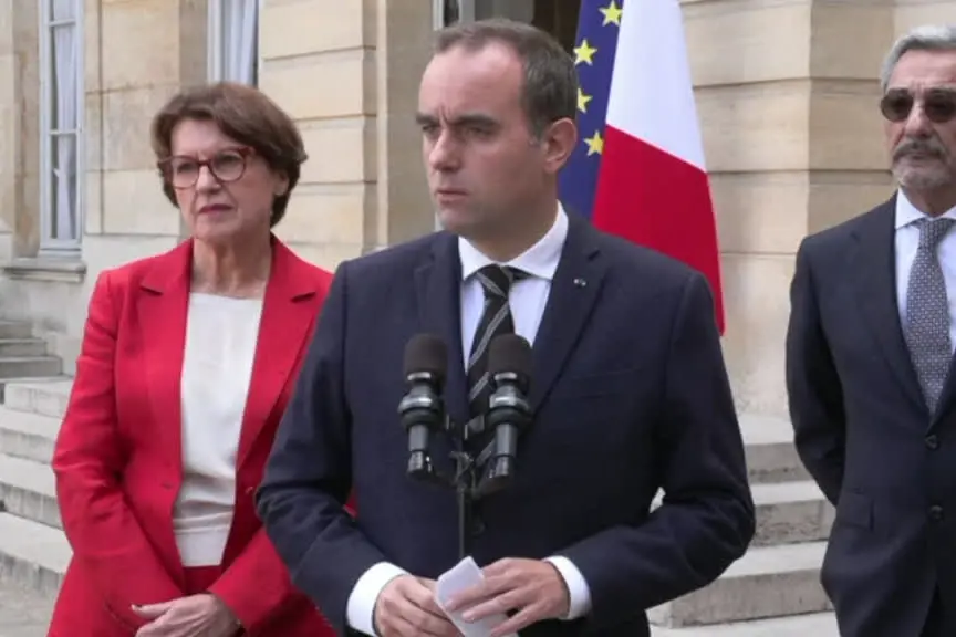 Francia, Lecornu: "Da movimento studenti a movimento violenze urbane"