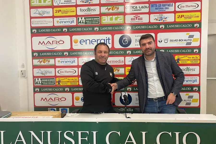 Oberdan Biagioni, allenatore del Lanusei che anticipa con l'Aprilia (foto concessa da ASD Lanusei)
