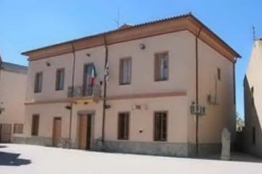 Il municipio di Villa San Pietro (foto Murgana)