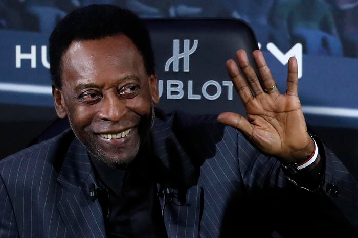 epa08767360 (FILE) - Brazilian former soccer player Pele attends a press conference at a commercial event in Paris, France, 02 April 2019 (re-issued on 23 October 2020). Edson Arantes do Nascimento 'Pele' was born in Tres Coracoes, Minas Gerais, Brazil on 23 October 1940 and celebrates today his 80th birthday. EPA/IAN LANGSDON *** Local Caption *** 55101325