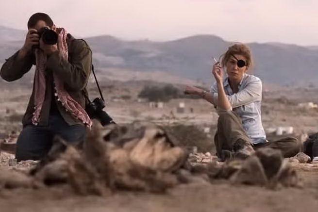 &quot;A private war&quot;, l'omaggio del cinema alla reporter Marie Colvin