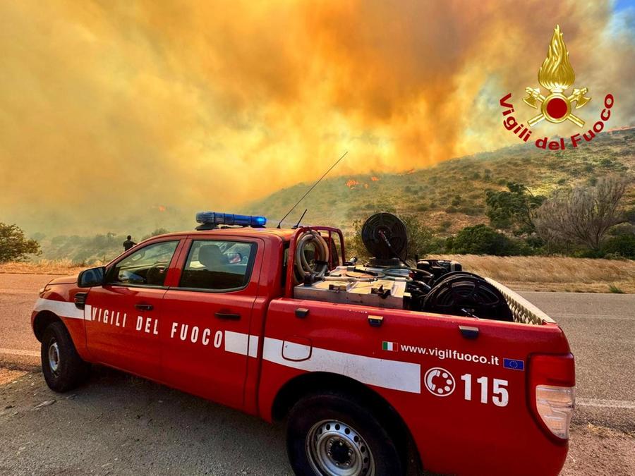 Incendi in Sardegna, la proposta: «1,5 milioni per sostenere chi è stato danneggiato»