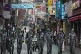 Coronavirus, l'esercito sudcoreano disinfetta le strade di Seul