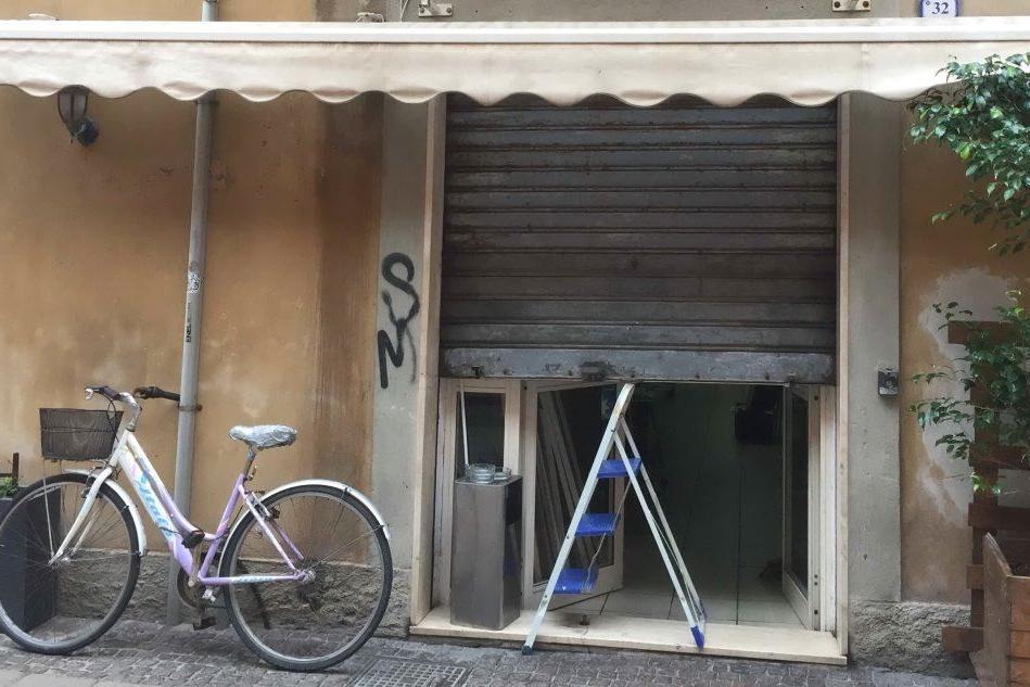 Crisi economica, dopo 30 anni chiude a Oristano lo storico Caffè Umberto