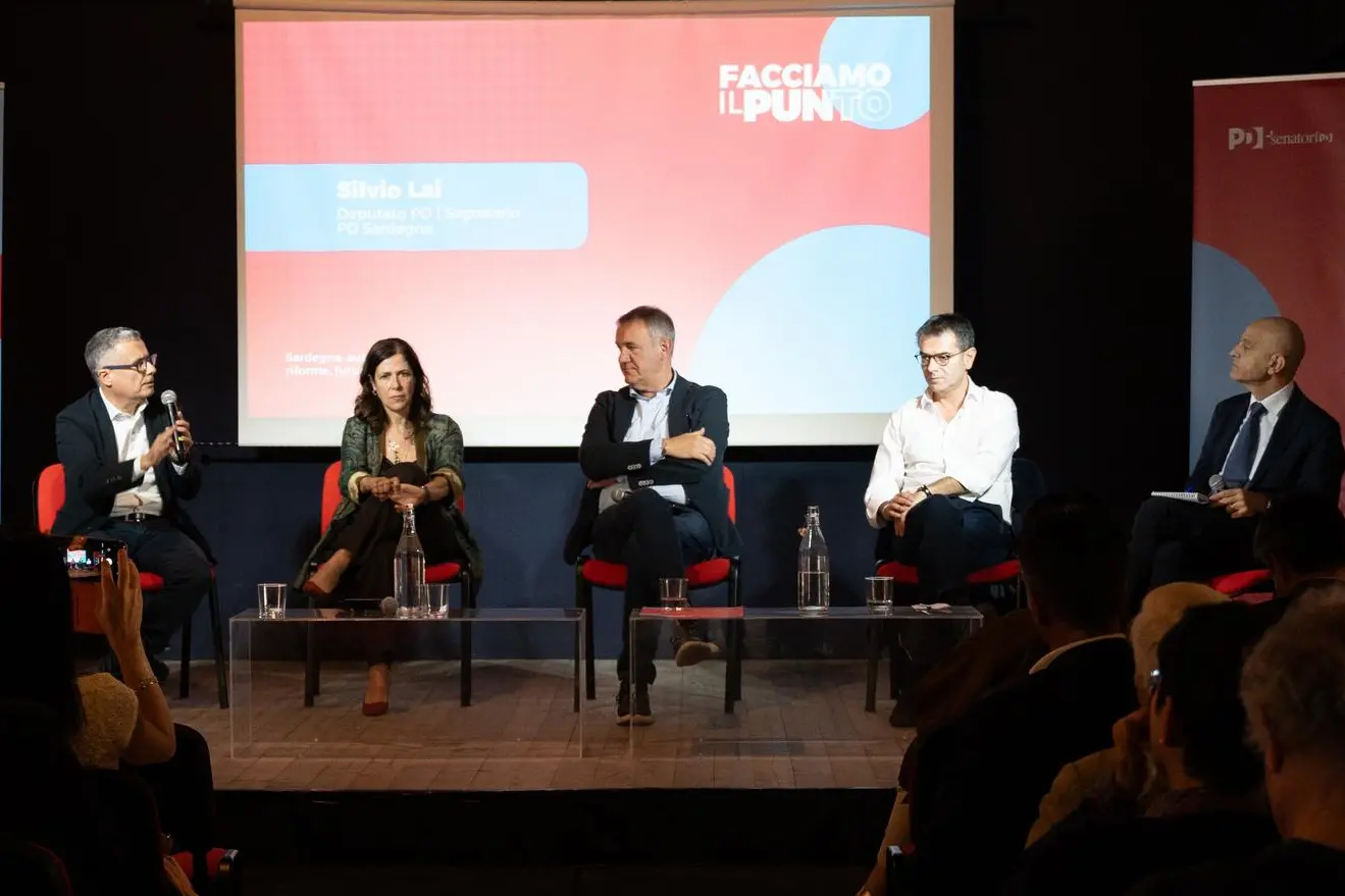 Silvio Lai, Alessandra Todde, Piero Comandini, Massimo Zedda e il giornalista Giuseppe Meloni