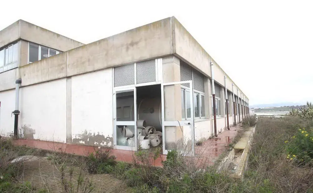L'edificio di Sa Illetta abbandonato (foto A. P.)