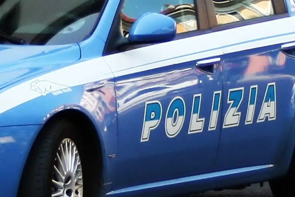 L'auto della polizia