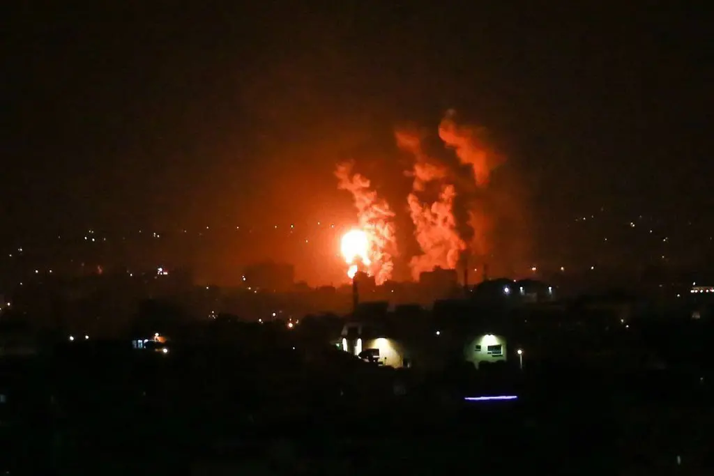 Bombardamenti su Gaza (Twitter)