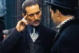 Ne Il Padrino II c'è Robert De Niro nei panni di un giovane Vito Corleone