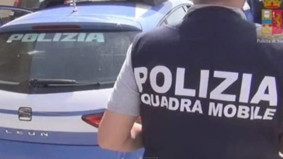 https://immagini.unionesarda.it/version/c:N2EwNzZiNGEtNzFkMC00:Mzc4NGMwMmUtZjI0Yy00/image.webp?f=16:9
