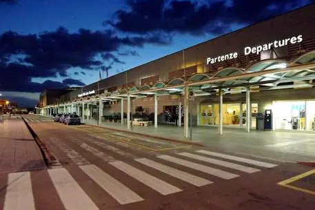 L'aeroporto di Olbia (Ansa)