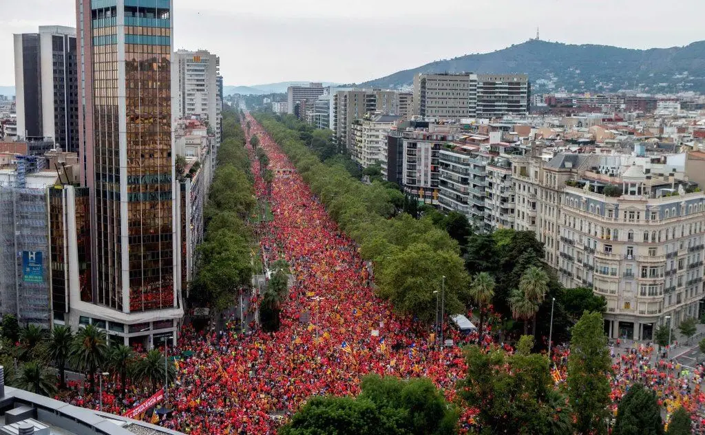 In migliaia hanno manifestato per le vie della città catalana