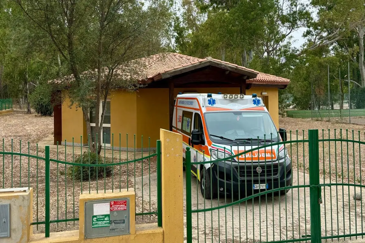 L'ambulanza al Club house di Torre delle Stelle