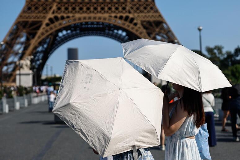 Caldo record in Francia: temperature oltre i 35 gradi, sette morti