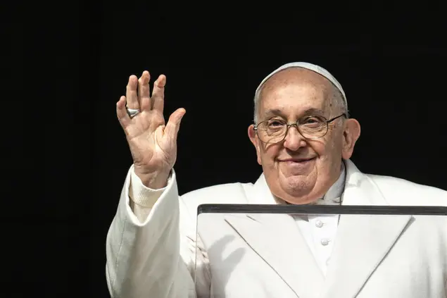 Papa Francesco (foto Ansa/Epa)