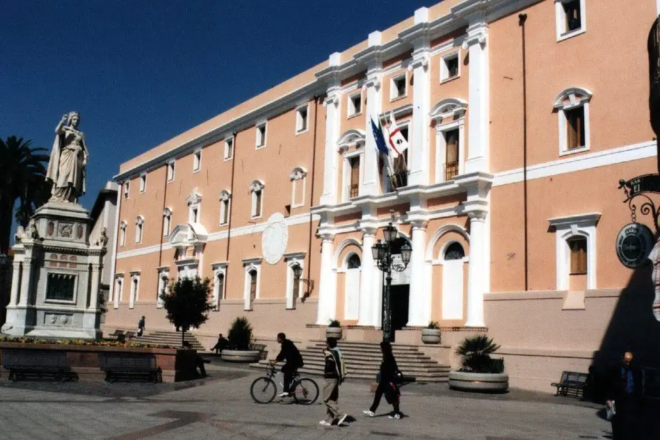 Il municipio di Oristano (Archivio L'Unione Sarda)