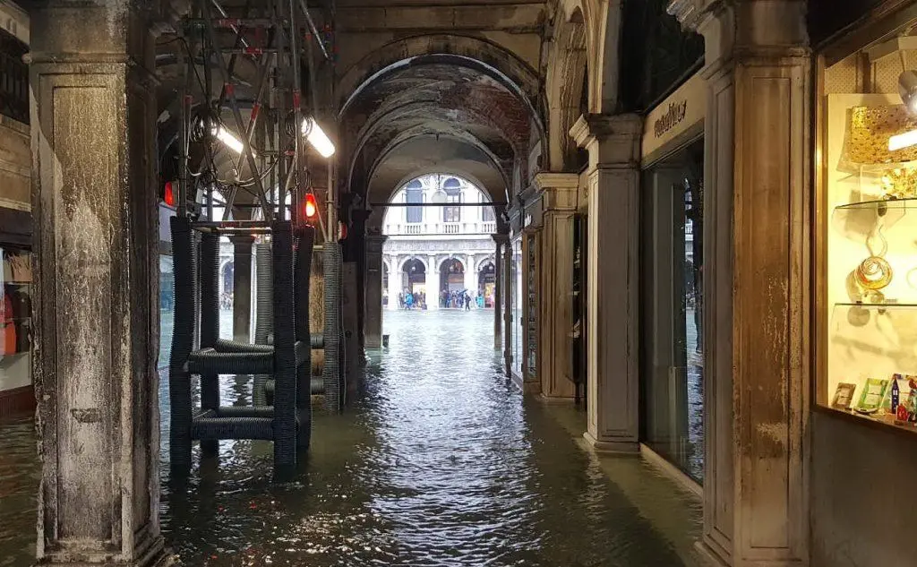 L'acqua ha raggiunto 127 centimetri