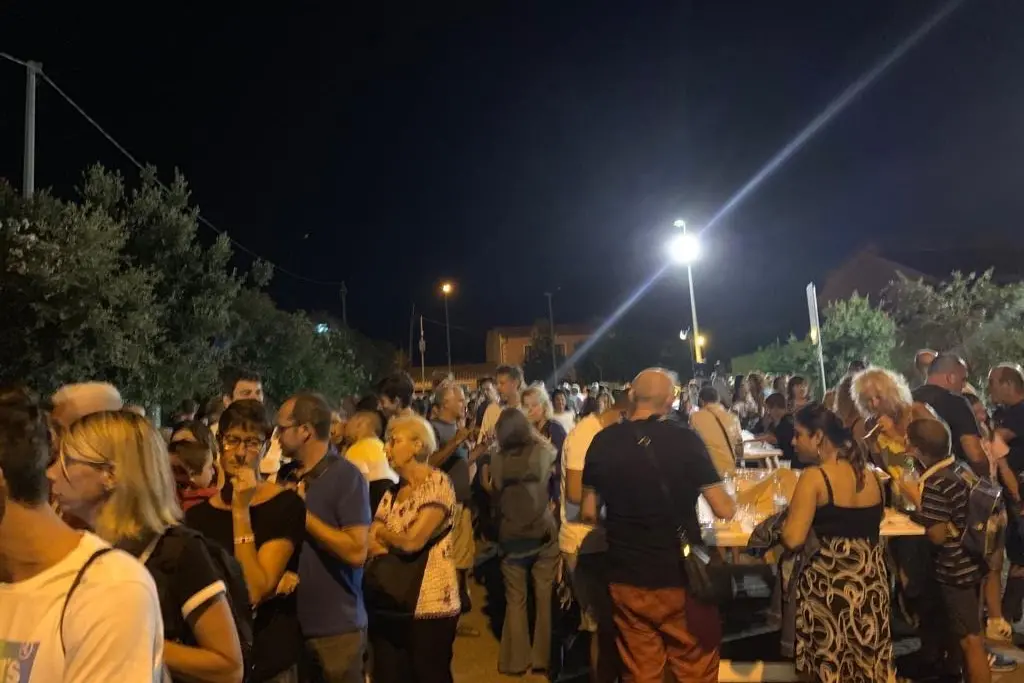 I turisti in fila lo scorso anno in occasione dell'evento (Foto Sara Pinna)