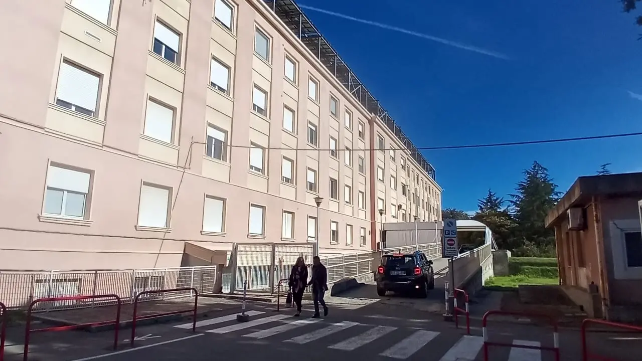 https://immagini.unionesarda.it/version/c:N2FlOWFjNjctZTcwNC00:N2VmOWVhYTgtM2MzNi00/image.webp?f=16:9