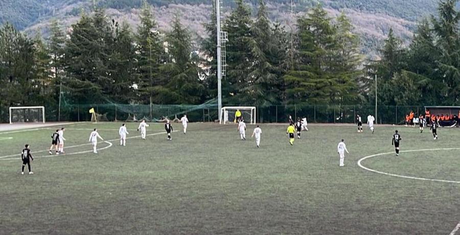 il guspini passeggia ed è primo da solo