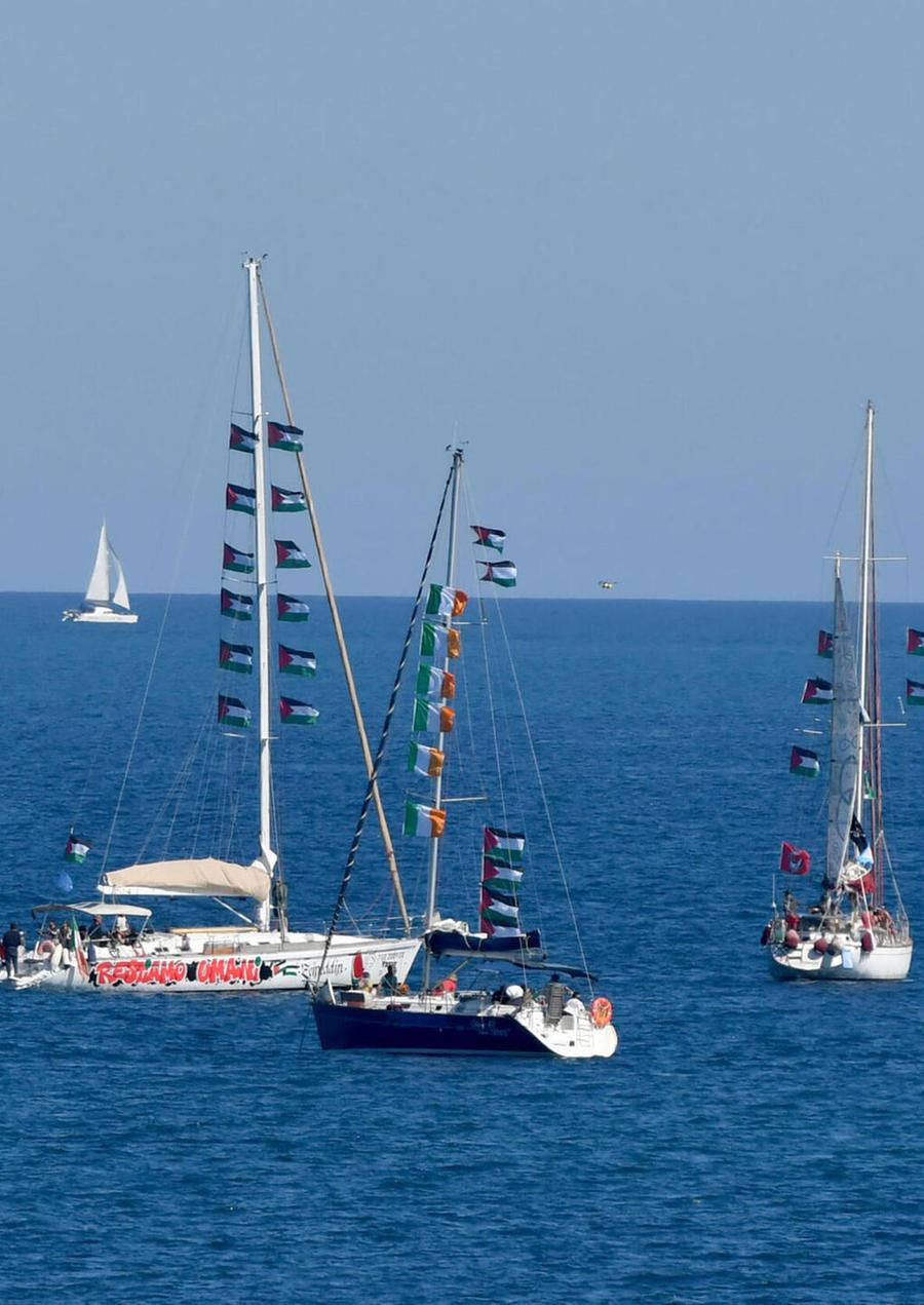 Israele blocca la Flotilla, 175 fermati e sbarcati in Grecia