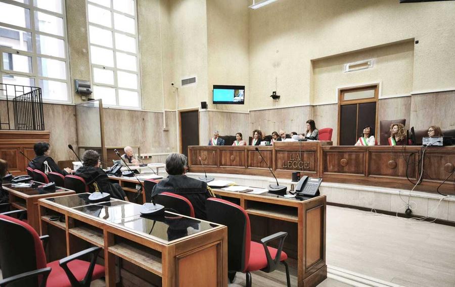 «Sentiva le voci e non si curava»