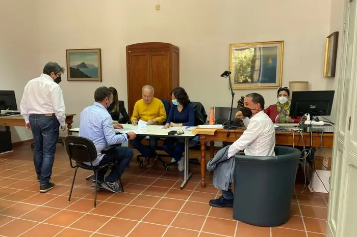 Corsa a 4 per le comunali a Oristano (Ansa)