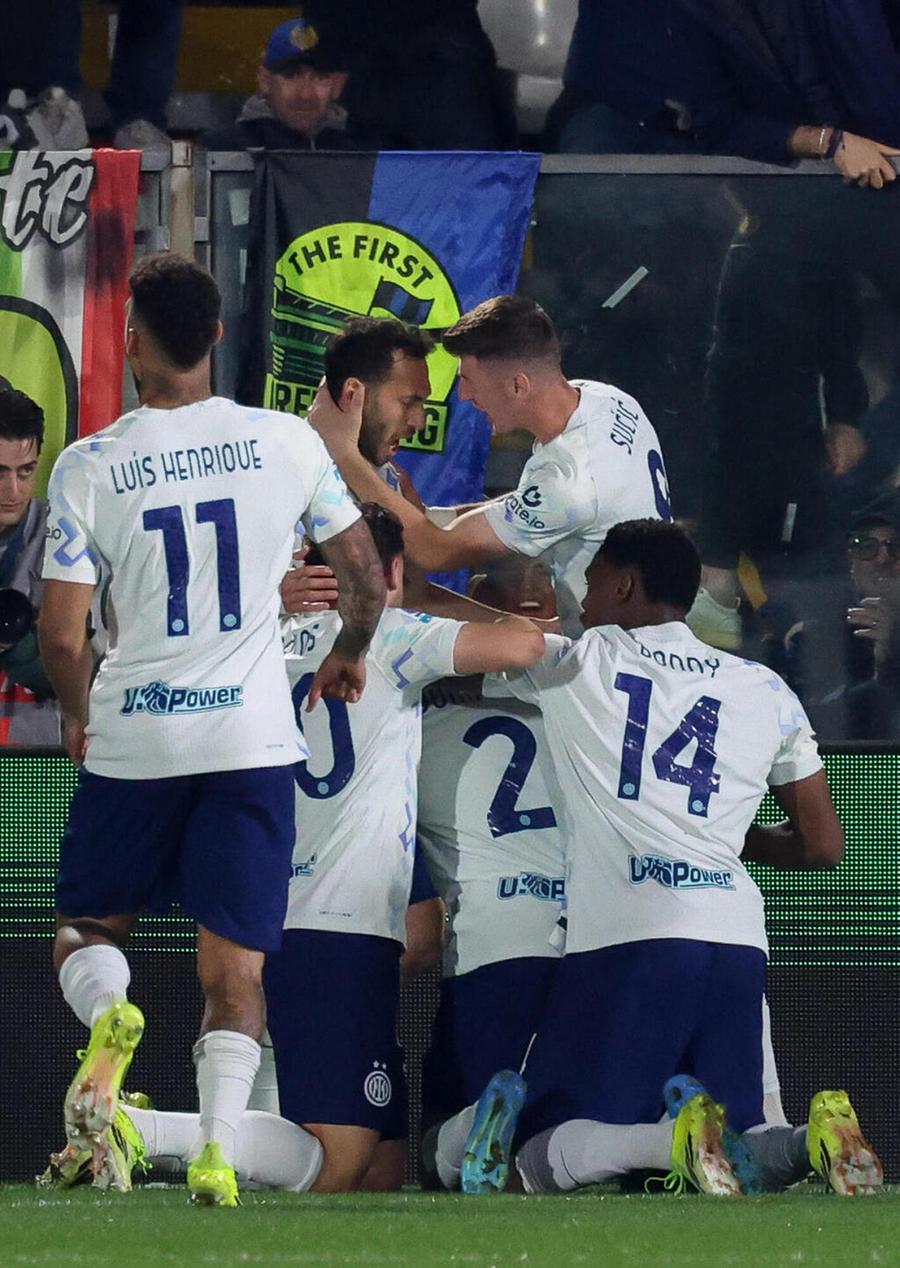 Pazza Inter, va sotto ma poi vince