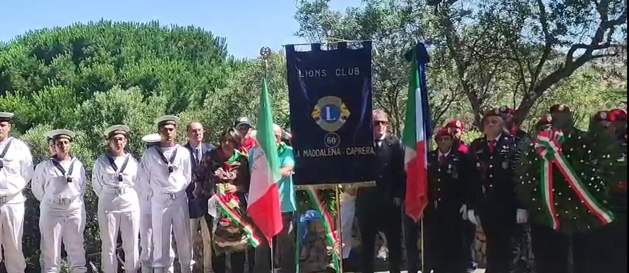 Caprera, cerimonia davanti alla tomba di Garibaldi (foto Ronchi)