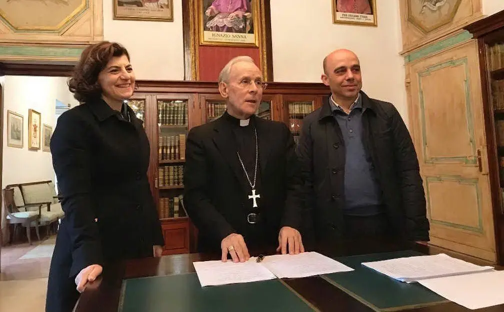 Nella foto la direttrice Oppo, il vescovo Sanna e l’assessore Sanna
