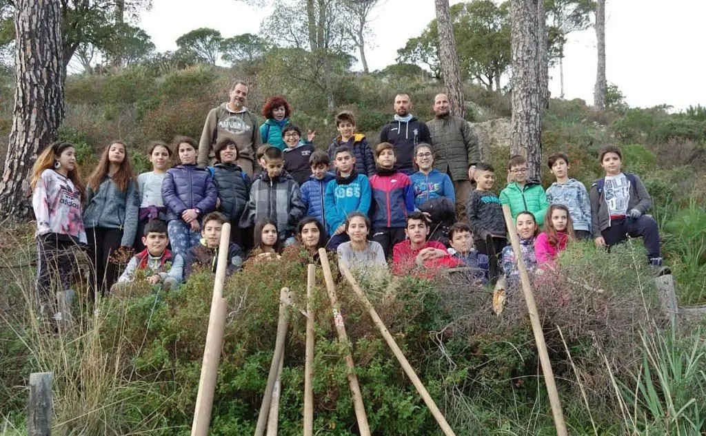 Villacidro, gli alunni piantano 200 pini