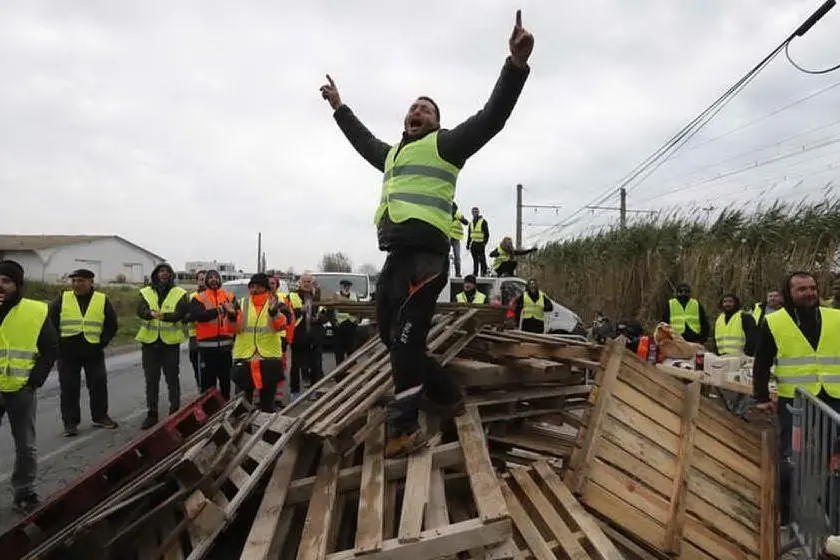 La protesta dei gilet gialli in Francia (Archivio L'Unione Sarda)