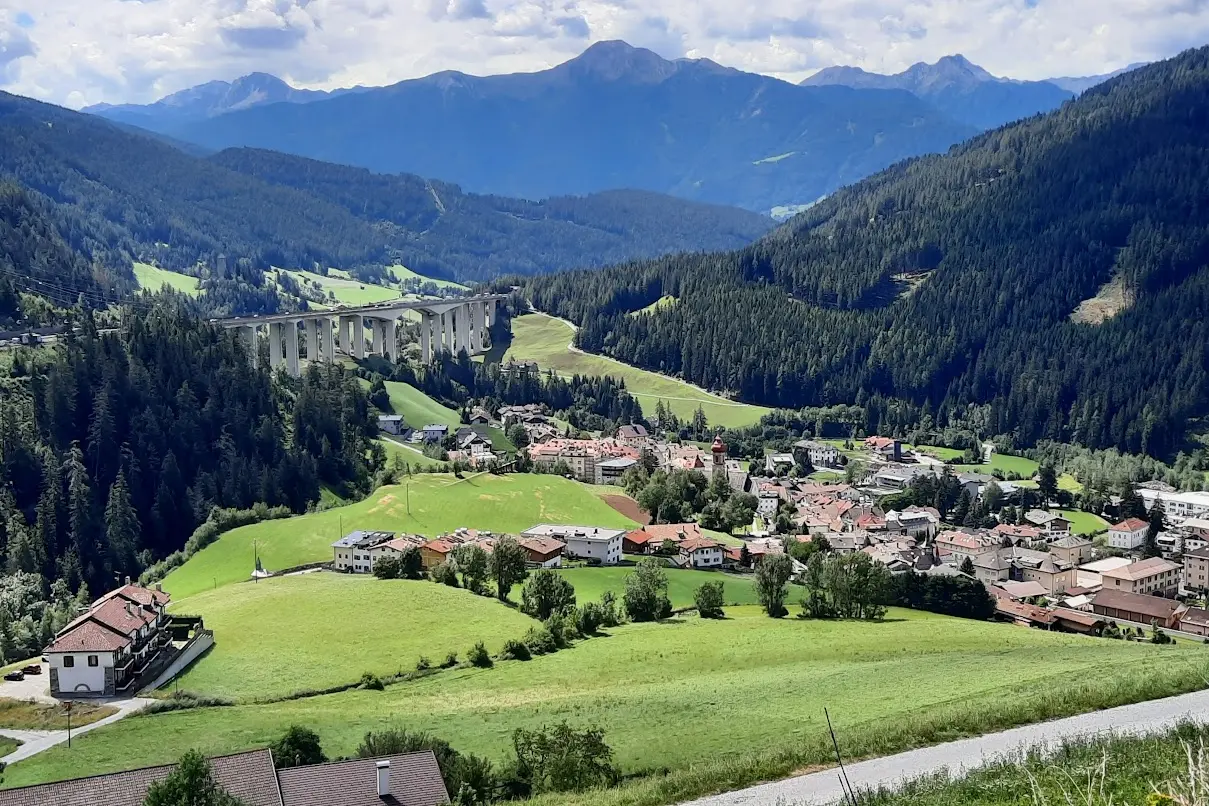 Una delle valli del Sud Tirolo (foto m. v.)