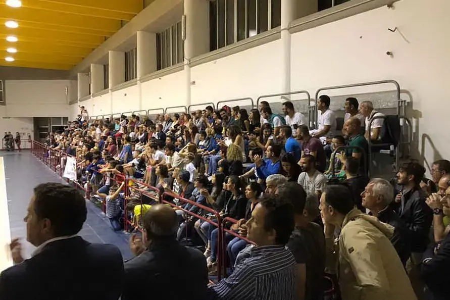 Il pubblico alla partita Sinis-Carbonia