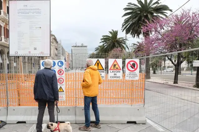 Il cantiere in via Roma (Archivio)
