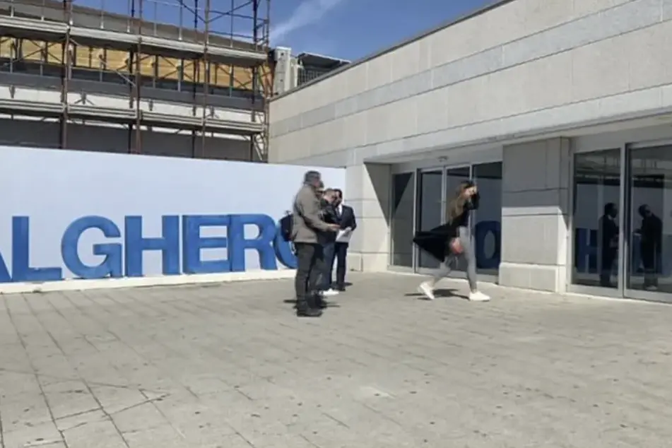 L'aeroporto di Alghero (foto Fiori)