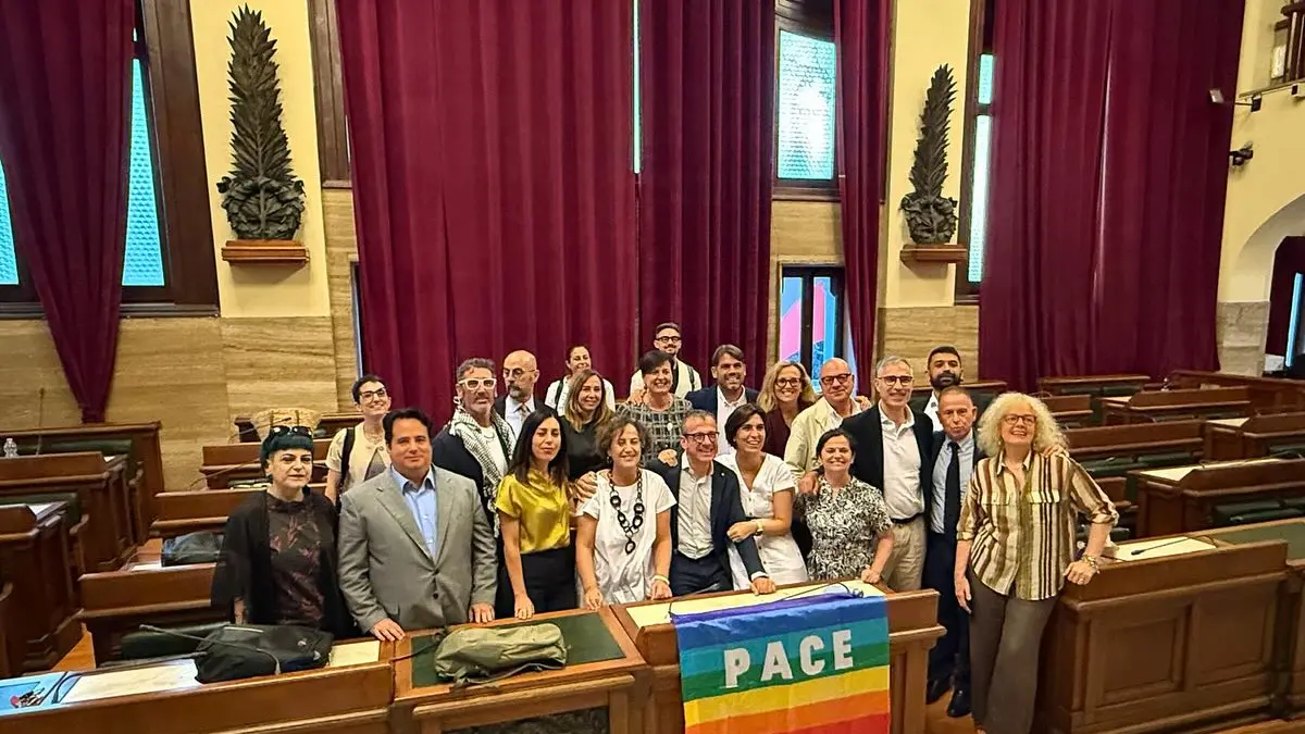https://immagini.unionesarda.it/version/c:N2IzMjU5ZWYtYTYxOS00:YjZjYzg1MGItNzBmYS00/image.webp?f=16:9