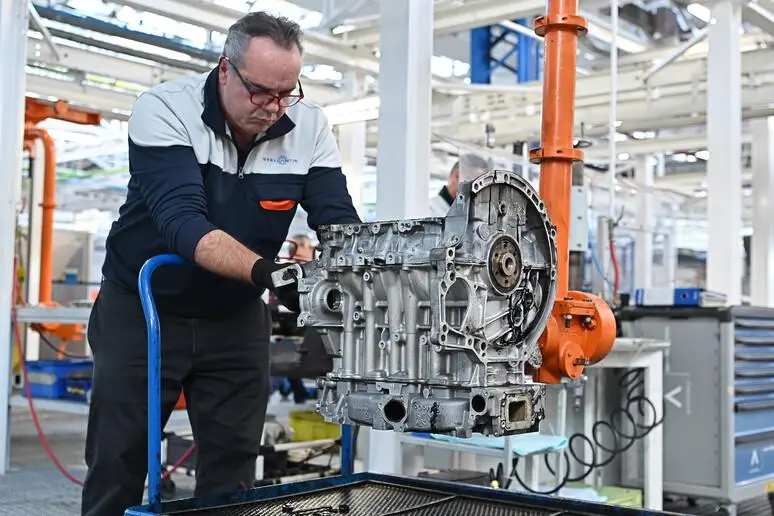 Un lavoratore over 50 (foto archivio L'Unione Sarda)