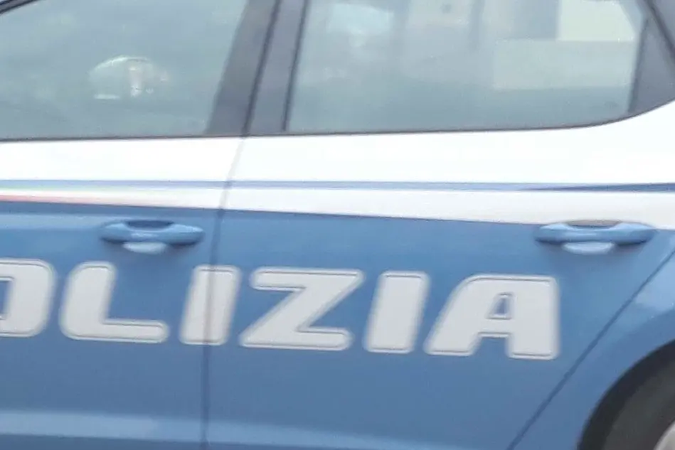 Polizia (foto L'Unione Sarda)
