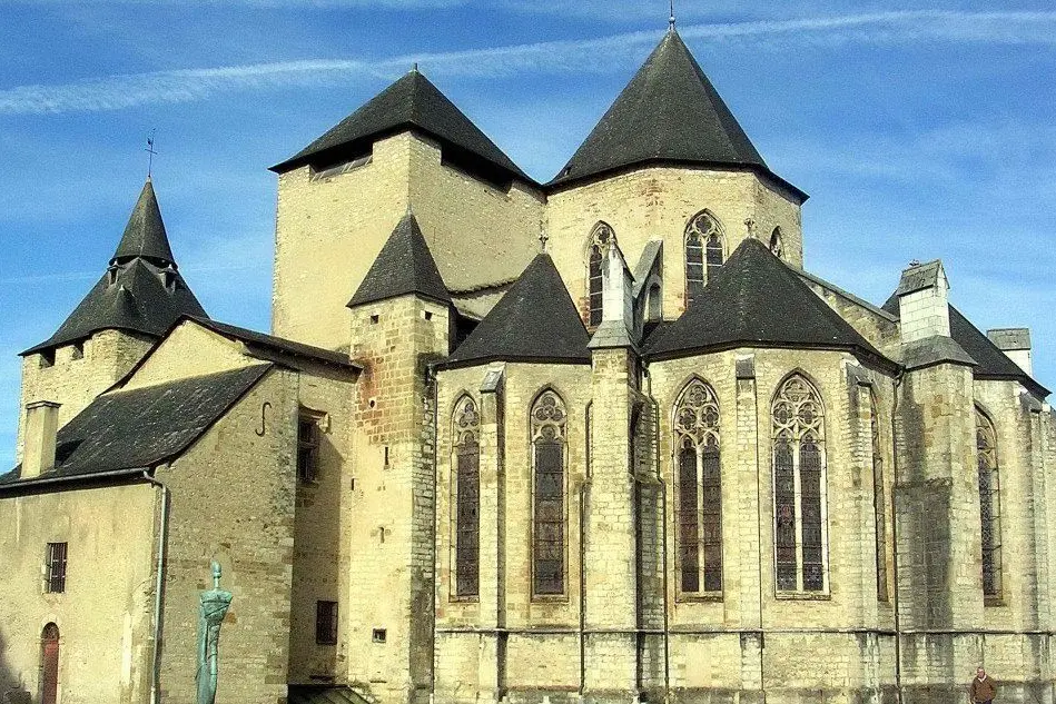 La cattedrale presa di mira dai malviventi (foto Wikipedia)