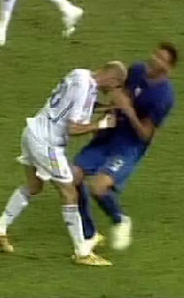 La famosa testata di Zidane a Materazzi in finale