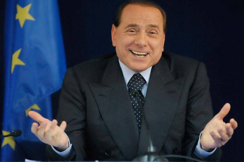 Berlusconi in partenza per la Sardegna: &quot;Non mi faccio da parte proprio ora&quot;