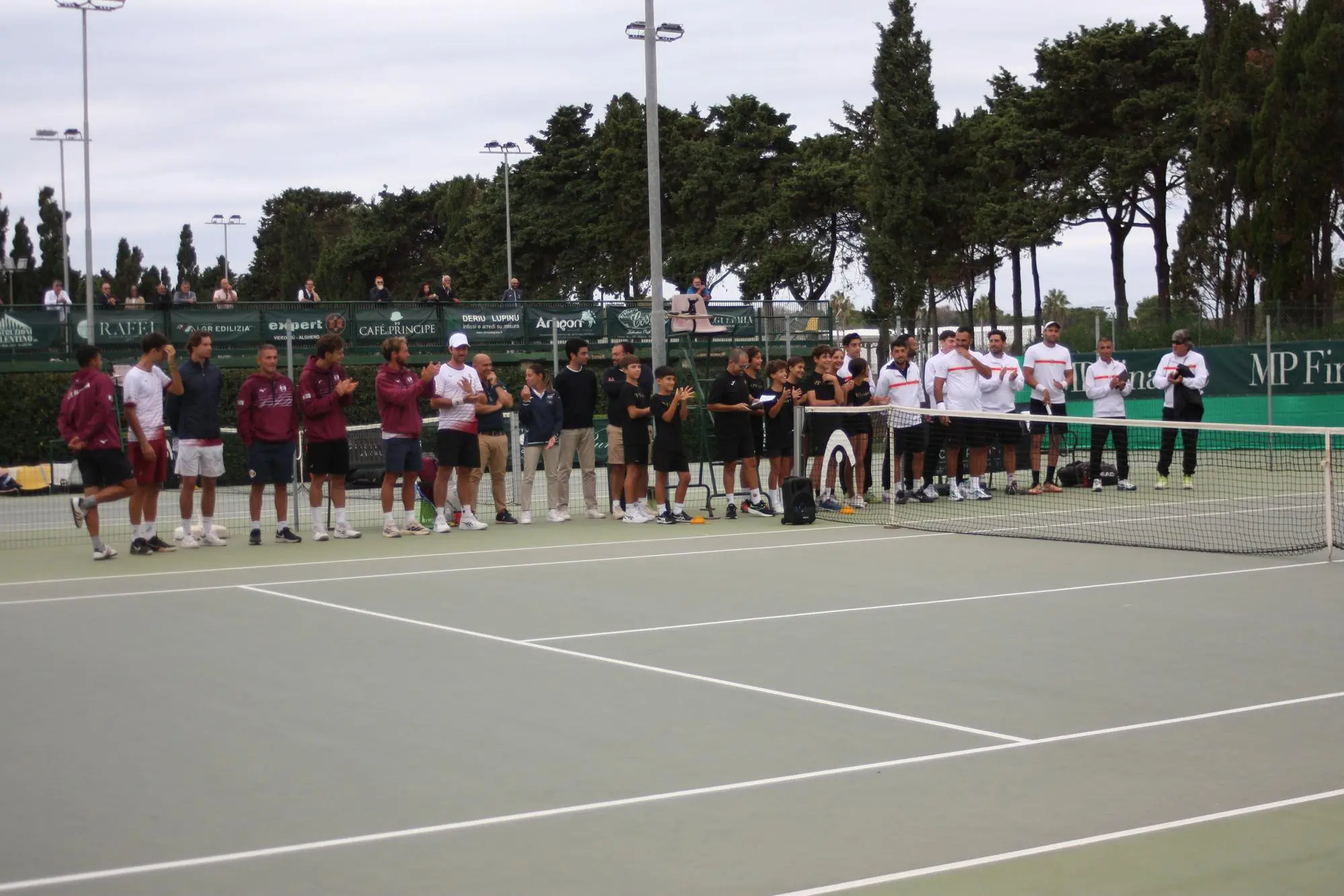 La presentazione pre-match delle due squadre (foto Antonio Burruni)