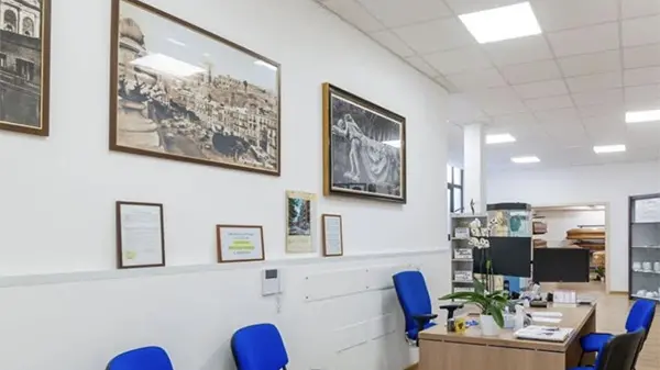 В августе Кальяри замедляет ритм, но похоронное агентство «Гароу» работает круглосуточно