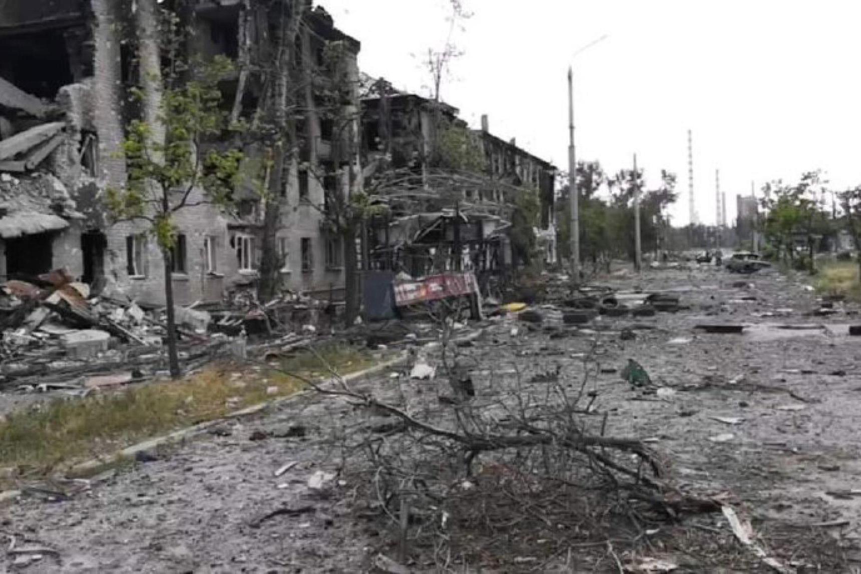 L’esercito ucraino si ritira da Lysychansk. Zelensky: “La riprenderemo”