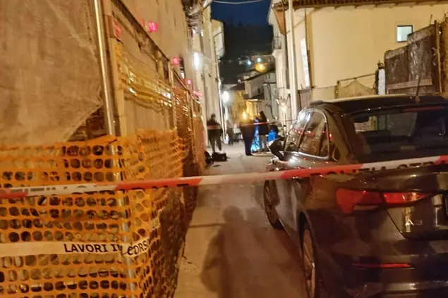 Gli inquirenti (Ansa)