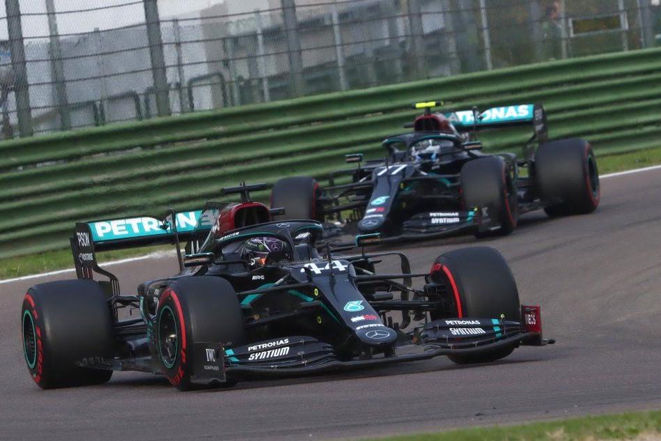 Gp di Imola: vince Hamilton, titolo costruttori alla Mercedes