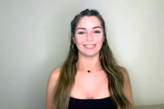 Georgia Mos accendere il dancefloor col singolo "Pasaporte"