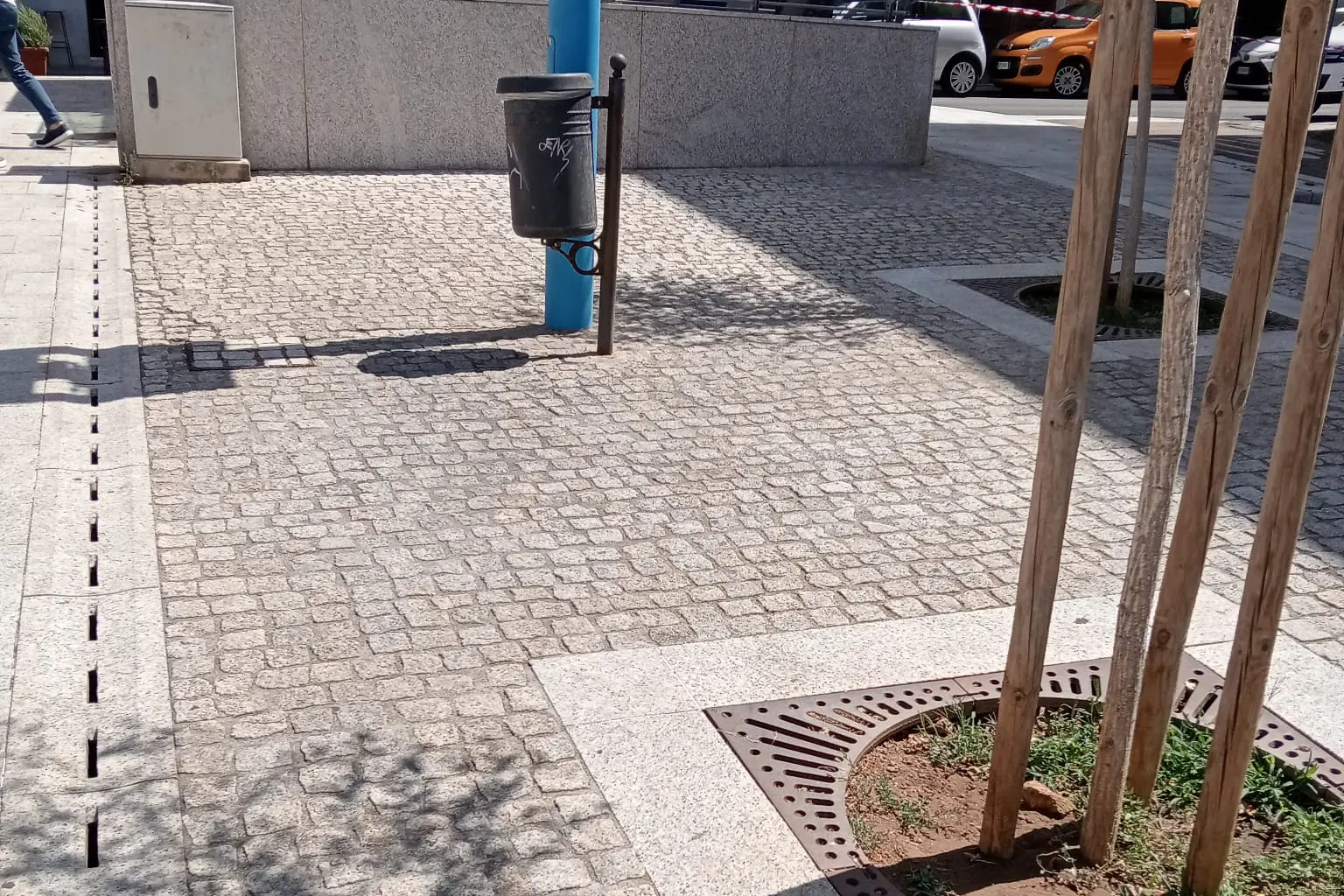 Sassari, l'intervento di pulizia in piazza Fiume