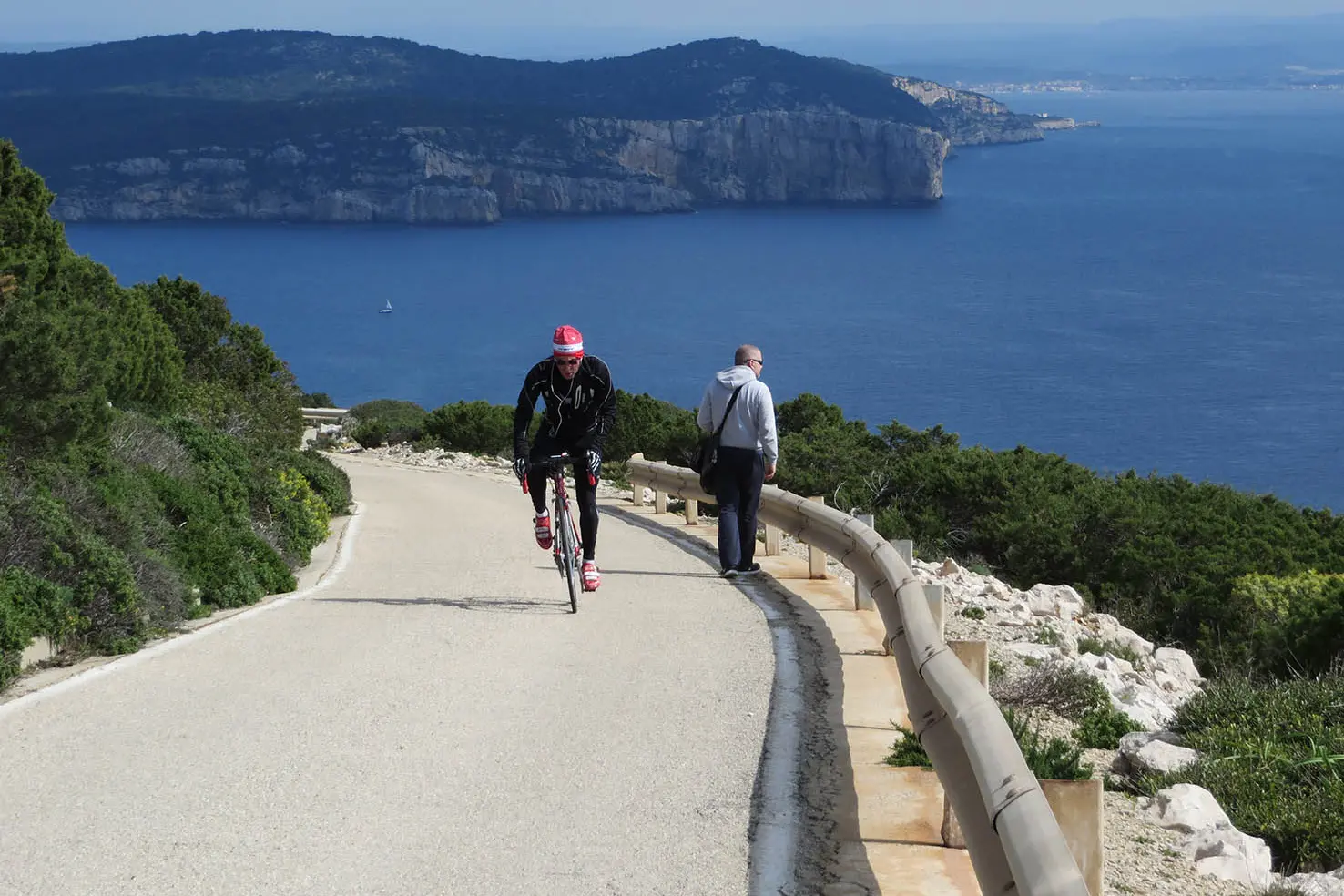 La strada che porta alle grotte di Nettuno e al belvedere di Capo Caccia (Archivio L'Unione Sarda - Calvi)